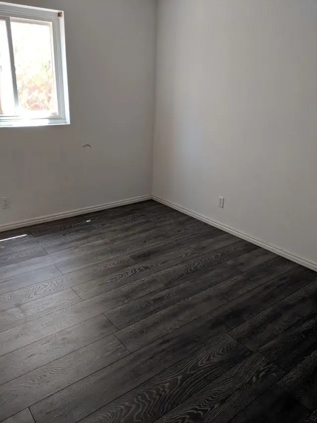 Laminate flooring installation