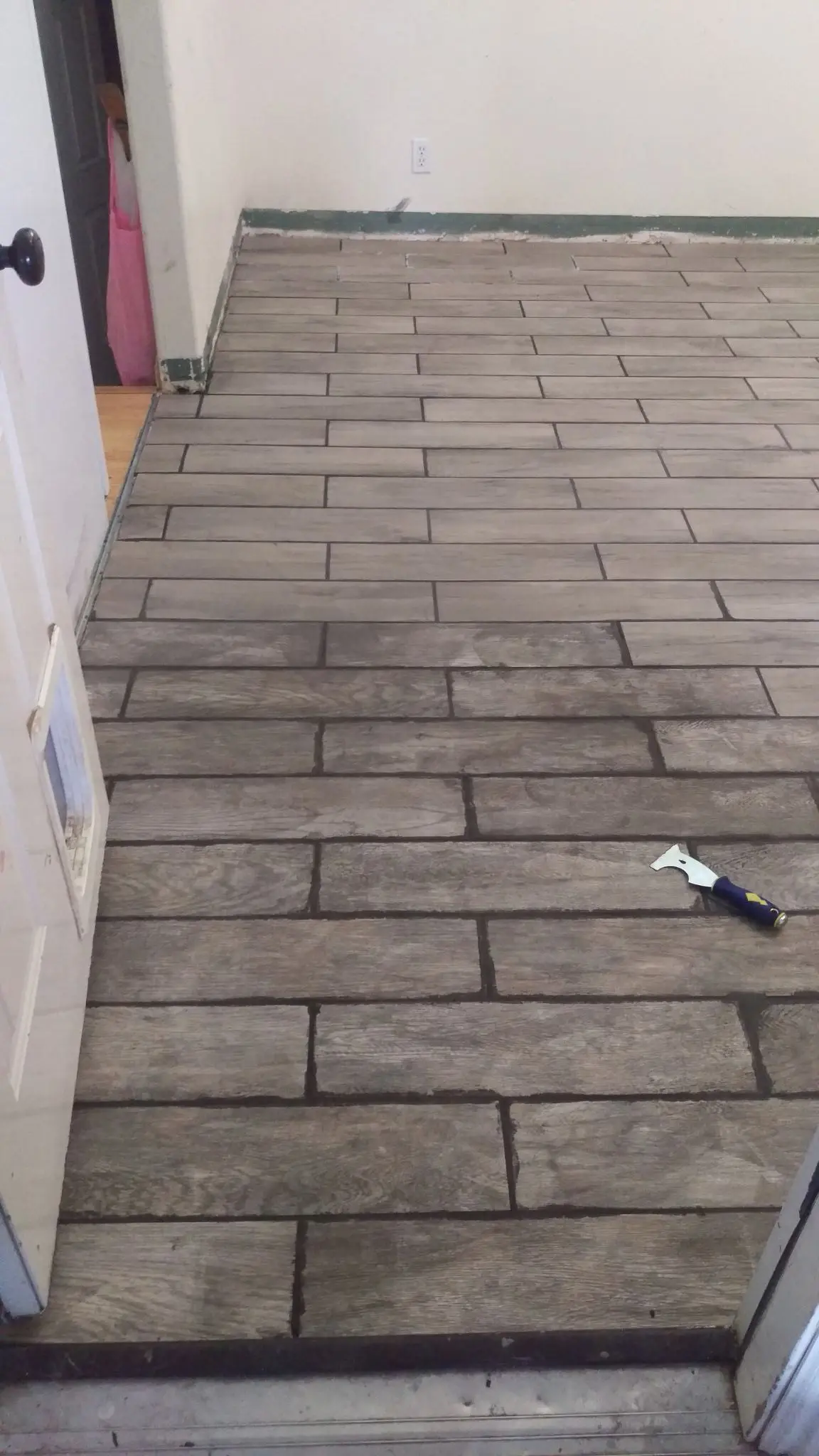 Finished tile flooring
